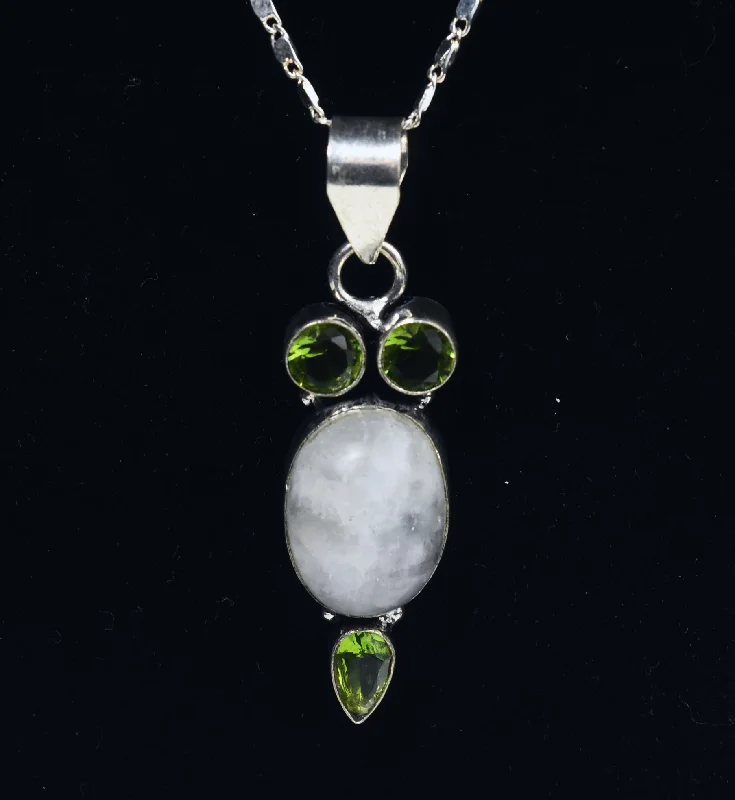 Ladies Necklaces Pearl Shine-Blue Flash Moonstone and Peridot Sterling Silver Pendant on Sterling Silver Chain Necklace