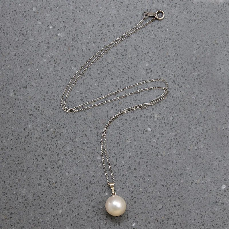 Ladies Necklaces in Rose Glow-White Gold & Creamy Cultured Pearl Solitaire Necklace