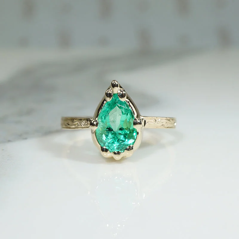 Vibrant bold engagement rings -Vintage Vibrant Emerald Engagement Ring